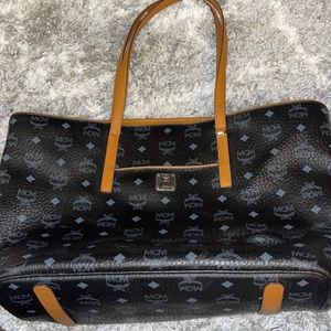 USED-MCM TOTE bag